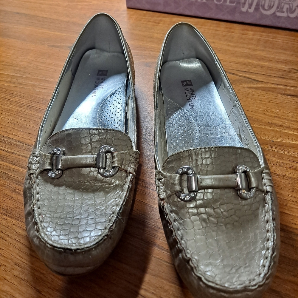 BUNDLE 3 For $10 Women's White Mountain Metallic Loafers